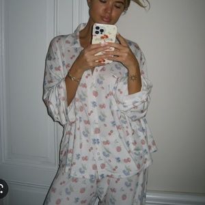 NWT Go Slow Summer Berries Pajama Set Djerf Avenue